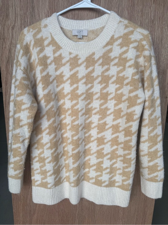 LOFT Sweaters - LOFT Cream and Beige Houndstooth Crewneck Sweater